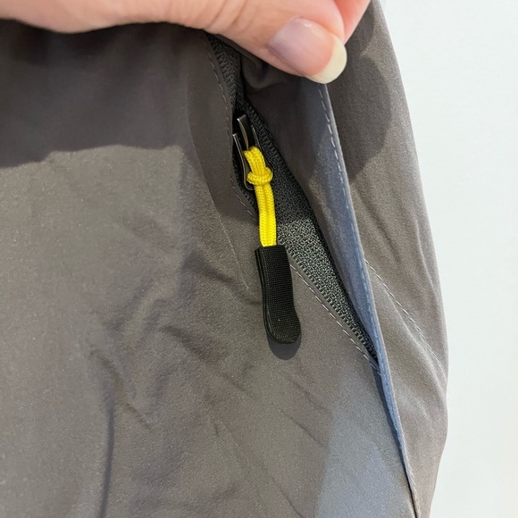 NWOT Grey capris size 30 - Picture 3 of 7